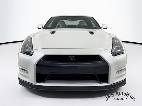 Used 2013 Nissan GT-R Premium AWD/4WD image 2