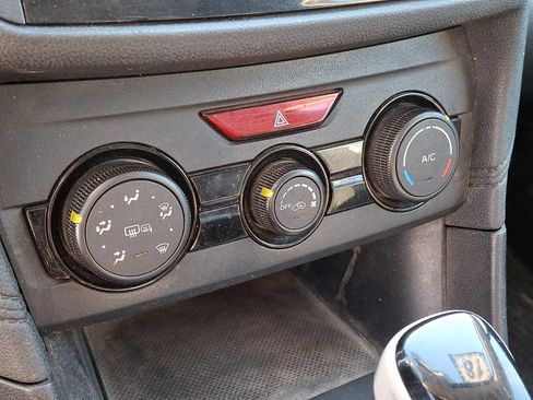 Used 2018 Subaru Crosstrek 2.0i Premium image 16