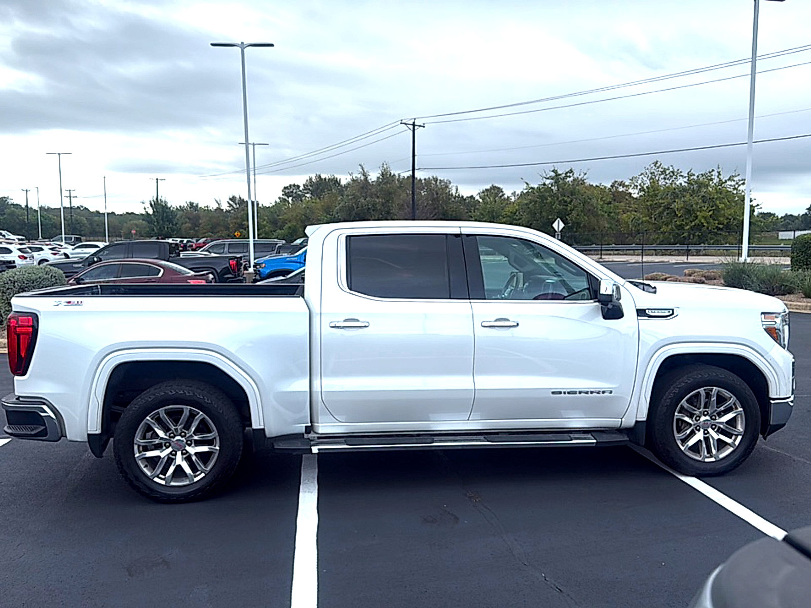 Used 2019 GMC Sierra 1500 SLT AWD/4WD image 6
