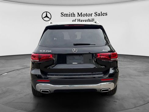 Used 2021 Mercedes-Benz GLB 250 4MATIC image 4