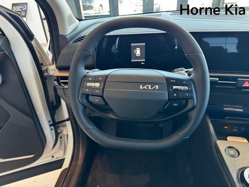 New 2026 Kia Sportage EX image 14