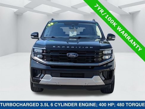 Certified 2025 Ford Expedition Platinum w/ Driver's Package AWD/4WD image 8
