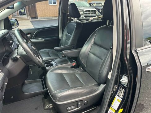 Used 2016 Toyota Sienna SE Premium FWD image 15