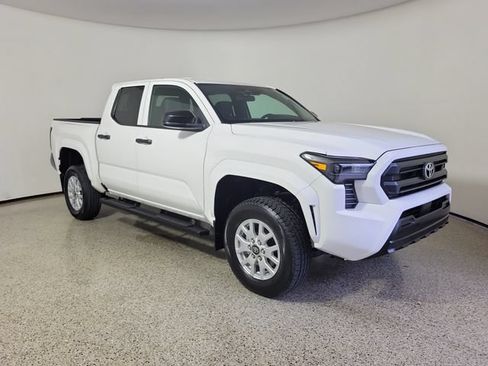 Used 2024 Toyota Tacoma SR RWD image 4