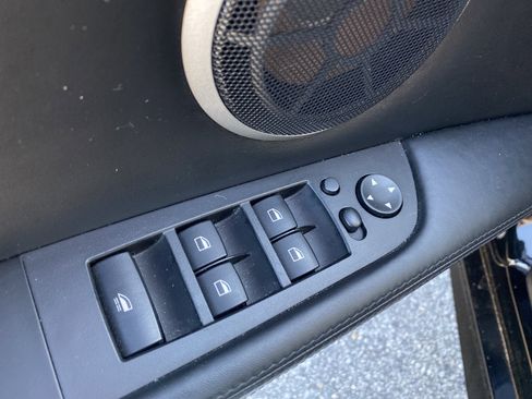 Used 2011 BMW M3 Convertible image 25