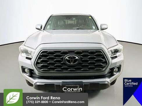 Used 2020 Toyota Tacoma TRD Off-Road image 2