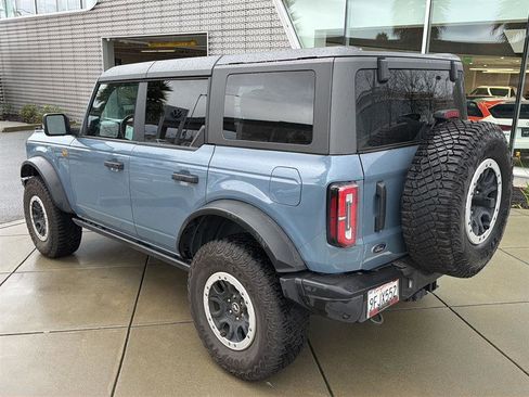 Used 2023 Ford Bronco Badlands image 7