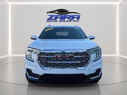 Used 2023 GMC Terrain SLT AWD/4WD image 2