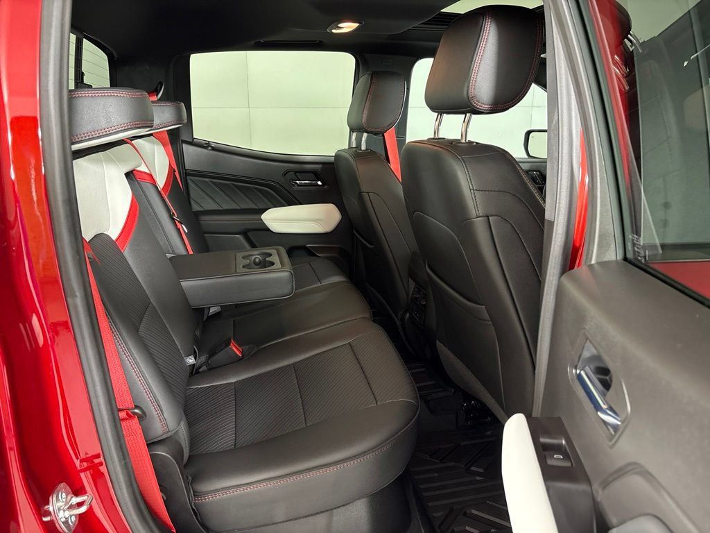 Used 2025 GMC Canyon AT4 w/ AT4X Package AWD/4WD image 21