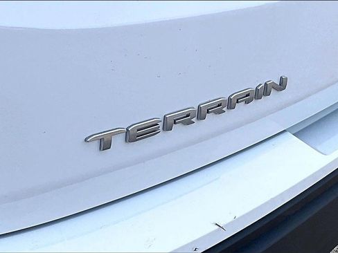 Used 2023 GMC Terrain SLE image 33