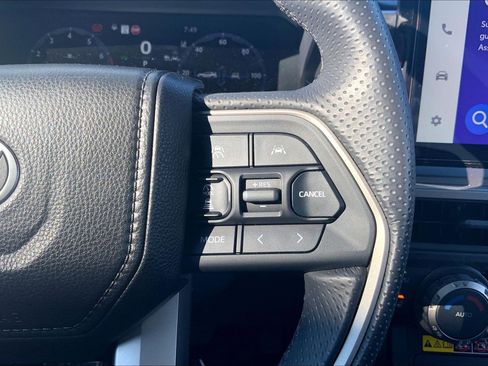 Used 2025 Toyota 4Runner TRD Off-Road Premium image 21