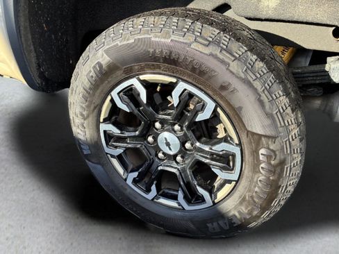 Used 2022 Chevrolet Silverado 1500 ZR2 w/ Technology Package image 41