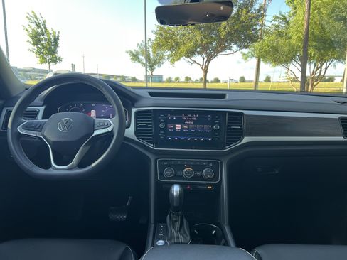 Used 2023 Volkswagen Atlas SE w/ Panoramic Sunroof Package FWD image 26
