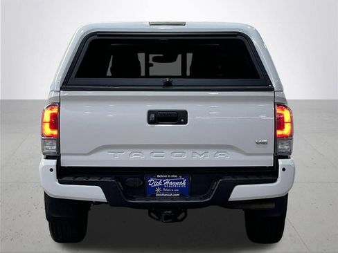 Used 2021 Toyota Tacoma TRD Sport w/ TRD Premium Sport Package AWD/4WD image 11