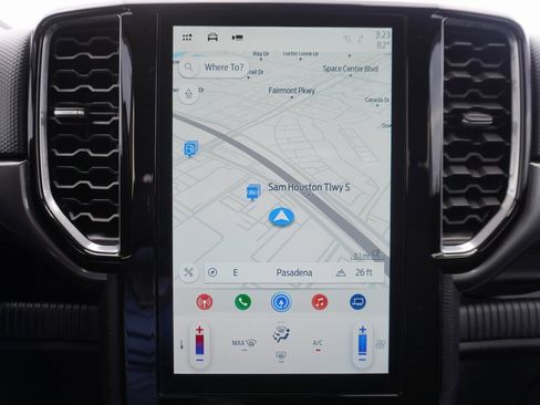 Used 2024 Ford Ranger XLT w/ Technology Package image 15