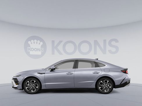 Used 2025 Hyundai Sonata SEL image 2
