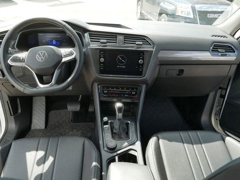 Certified 2022 Volkswagen Tiguan SE AWD/4WD image 22