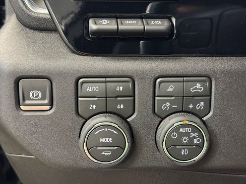 Used 2026 Chevrolet Silverado 2500 LTZ w/ LTZ Premium Package AWD/4WD image 34
