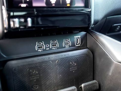 Used 2025 RAM 1500 Laramie AWD/4WD image 22
