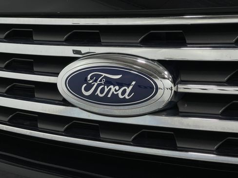 Used 2021 Ford Expedition XLT image 40