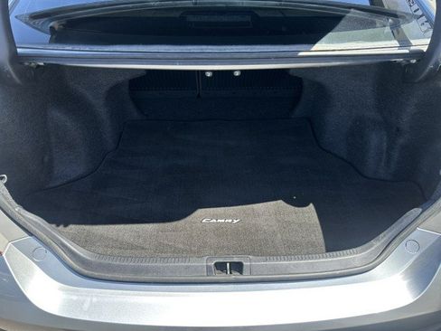 Used 2015 Toyota Camry SE FWD image 8