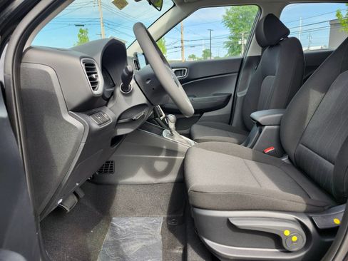 New 2026 Hyundai Venue SE FWD image 18
