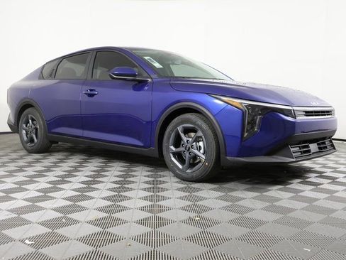 New 2026 Kia K4 LXS image 3