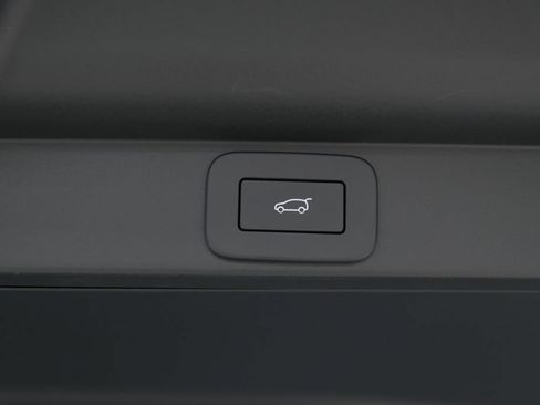 Used 2026 Land Rover Range Rover Long Wheelbase SE AWD/4WD image 22