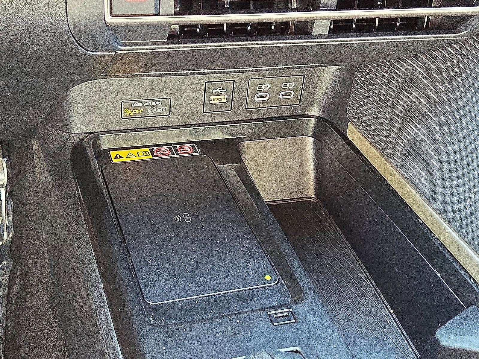 Used 2026 Toyota Camry Hybrid w/ Convenience Package FWD image 29