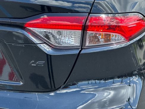 Used 2025 Toyota Corolla LE image 23