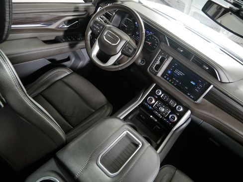 Used 2021 GMC Yukon Denali AWD/4WD image 9