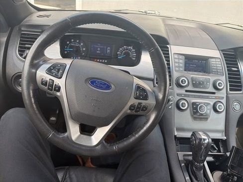 Used 2016 Ford Taurus SEL image 11