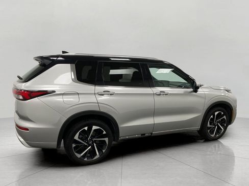 Used 2024 Mitsubishi Outlander SEL AWD/4WD image 2