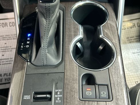 Used 2020 Toyota Highlander Limited AWD/4WD image 9