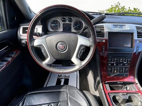 Used 2013 Cadillac Escalade EXT Premium image 5