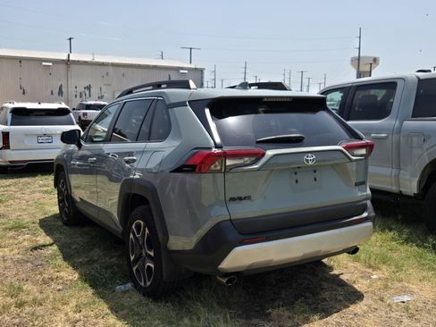 Used 2019 Toyota RAV4 Adventure AWD/4WD image 6