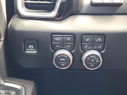 Used 2024 GMC Sierra 2500 Denali w/ Denali Reserve Package AWD/4WD image 14