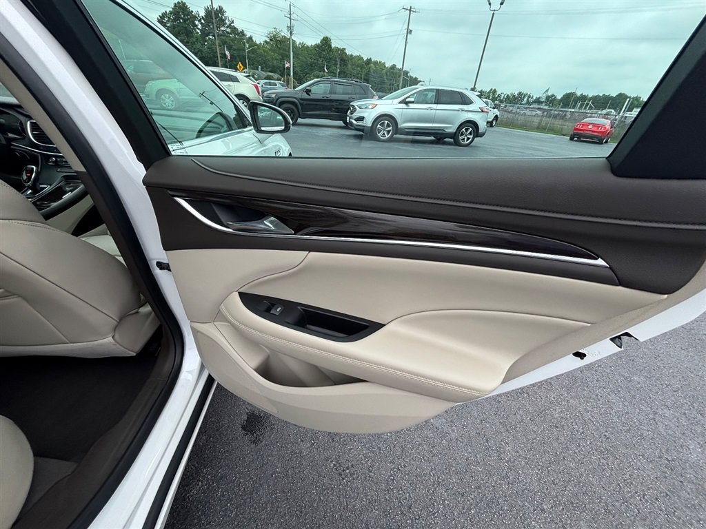 Used 2018 Buick LaCrosse Essence FWD image 23