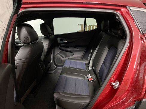 Used 2025 Buick Envista Preferred w/ Convenience I Package image 21