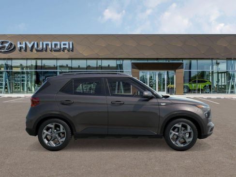 Used 2025 Hyundai Venue SEL FWD image 7