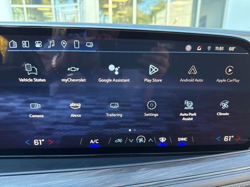 Used 2025 Chevrolet Suburban LS image 31