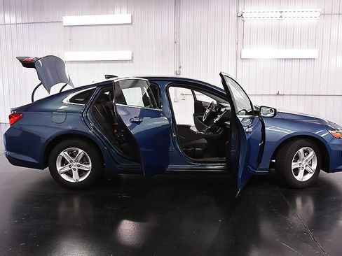 Used 2024 Chevrolet Malibu LT image 30