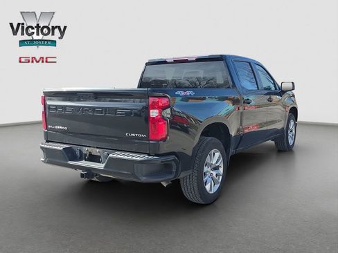 Used 2023 Chevrolet Silverado 1500 Custom AWD/4WD image 17