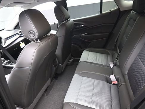 New 2026 Chevrolet Trax LT image 9