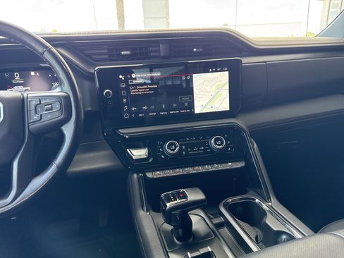 Used 2023 GMC Sierra 1500 AT4 w/ Technology Package AWD/4WD image 31