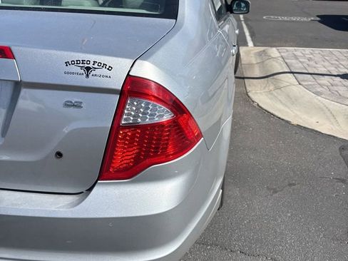 Used 2011 Ford Fusion SE image 4