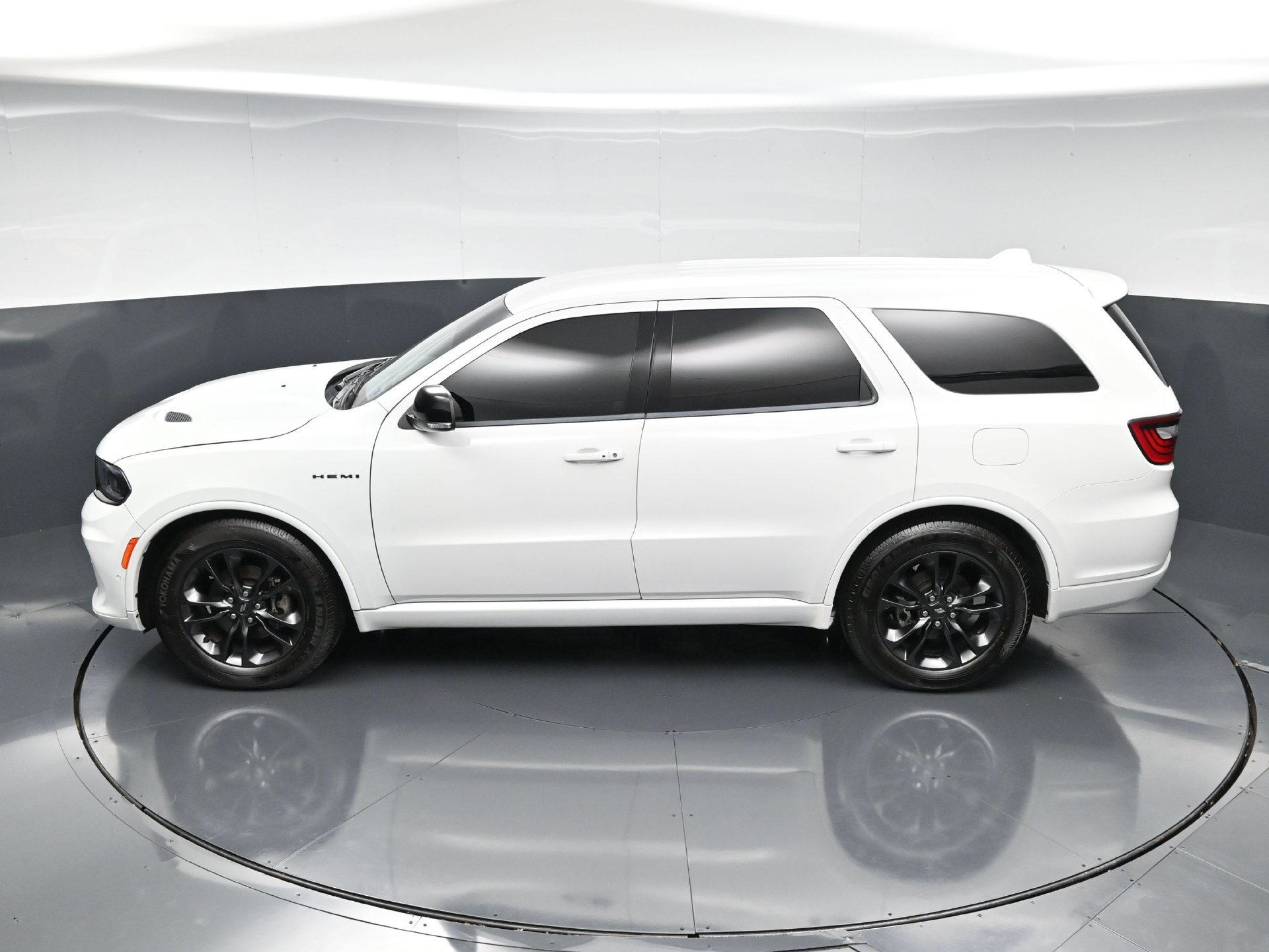 Used 2022 Dodge Durango R/T w/ Blacktop Package AWD/4WD image 59