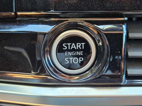 Used 2024 Nissan Pathfinder SV FWD image 26