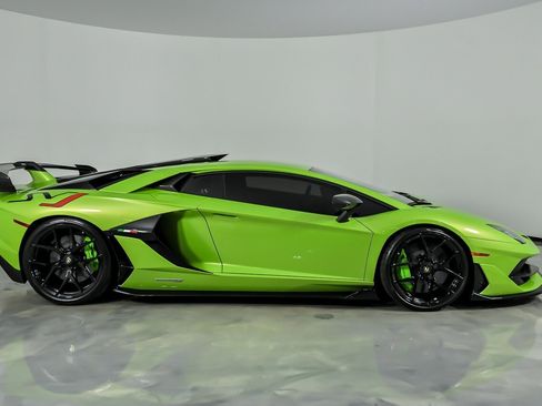 Used 2019 Lamborghini Aventador SVJ AWD/4WD image 15