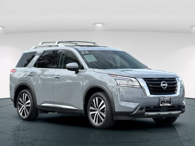 Used 2024 Nissan Pathfinder Platinum AWD/4WD image 8
